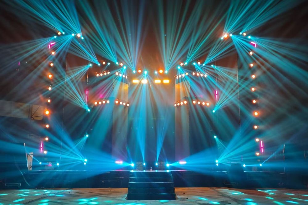 ECSTUN: Creating a Universe of Light for Every Performance